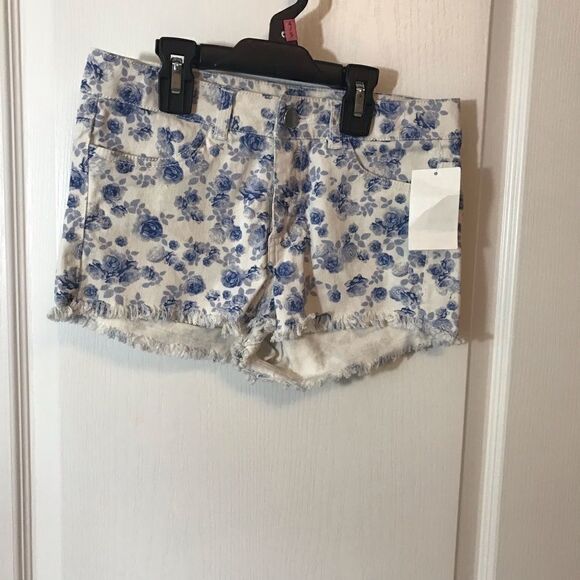 NWT H&M Divided Shorts White Blue Flower Size 4 - Picture 4 of 10